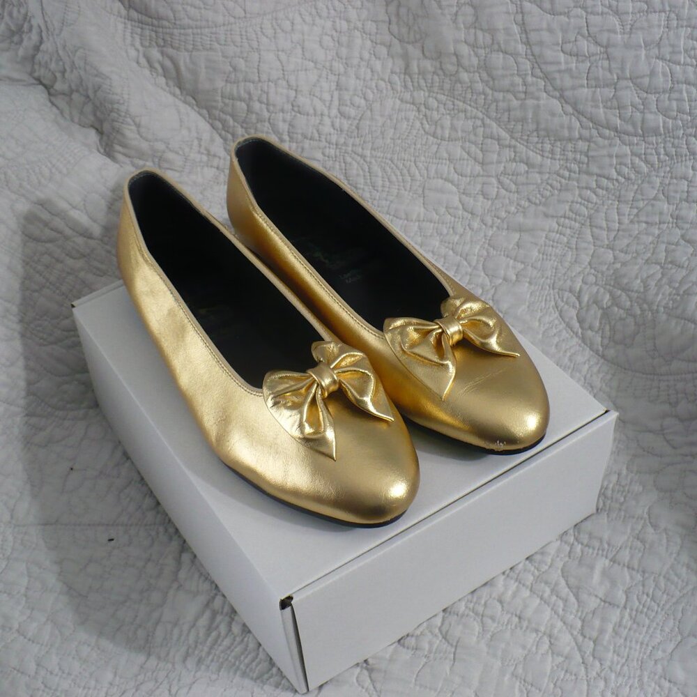 EUC-Tictactoes Gold Metallic Leather Flats with Bows- Size 13W